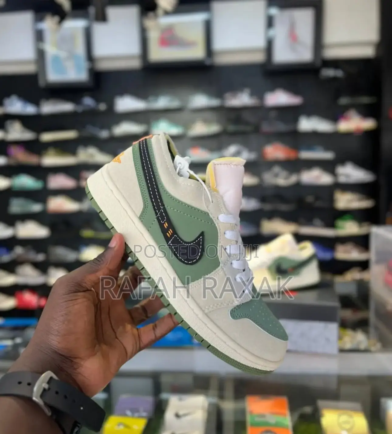 Nike Air Jordan 1 Low SE Craft Light Olive Sneaker