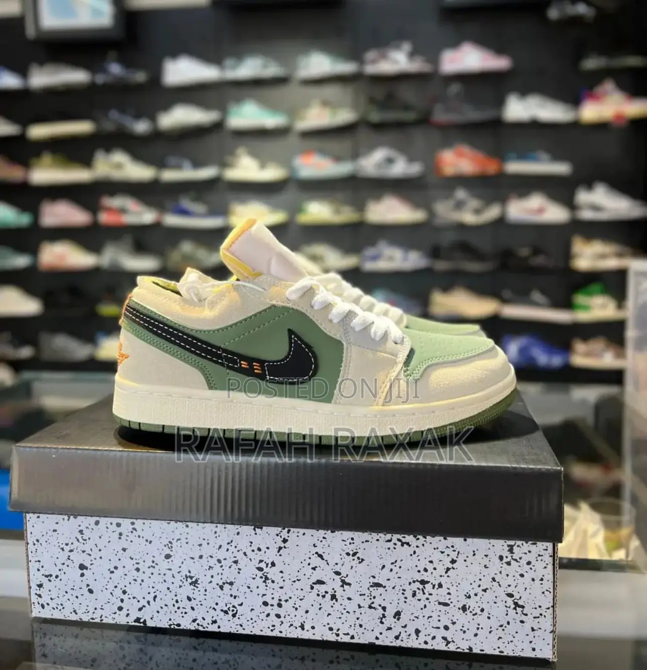 Nike Air Jordan 1 Low SE Craft Light Olive Sneaker