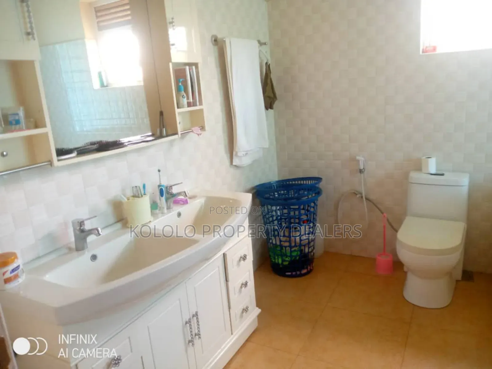 4bdrm Mansion in Bunga, Central Division for sale