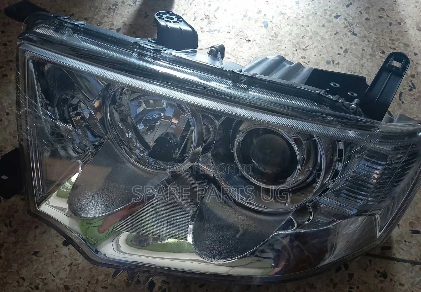 Pajero Sport 2014 - 2016 Headlight