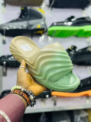 Sup Finesse Sandals