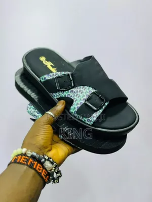 Solid Finesse Sandals