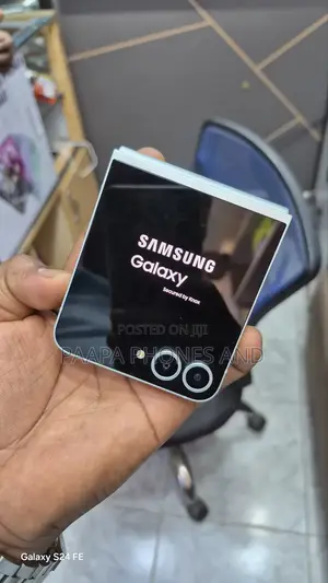 Samsung Galaxy Z Flip6 256 GB Silver