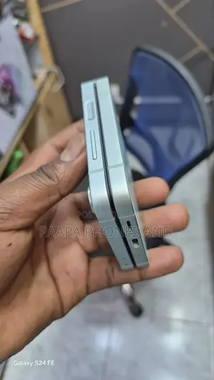 Samsung Galaxy Z Flip6 256 GB Silver
