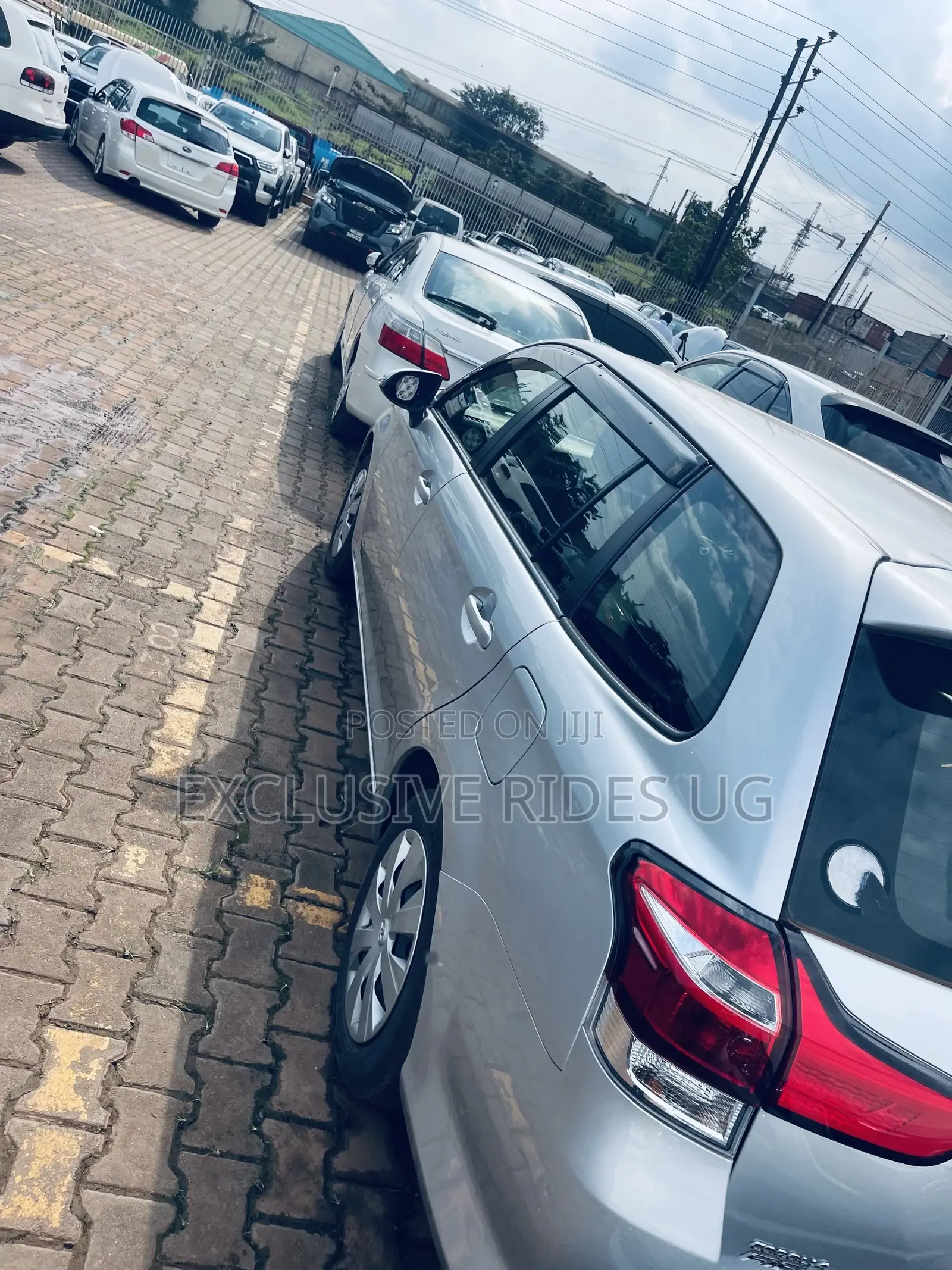 Toyota Corolla Fielder 1.5 Petrol AWD 2016 Silver