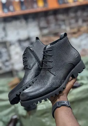 Classic Men's Leather Timberland Boots in Stock