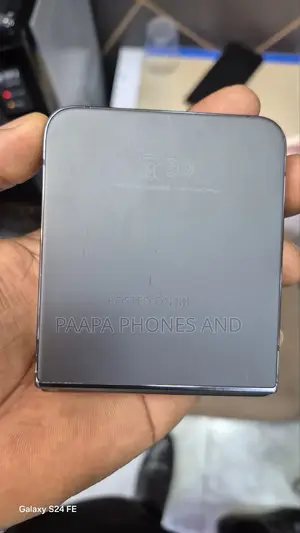 Samsung Galaxy Z Flip4 256 GB Black