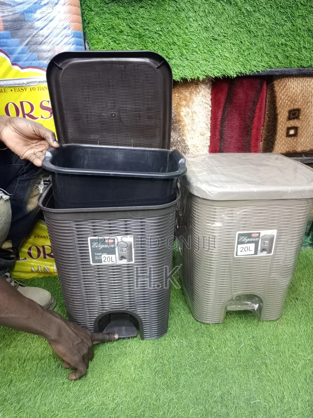 20-Liter Trash Can