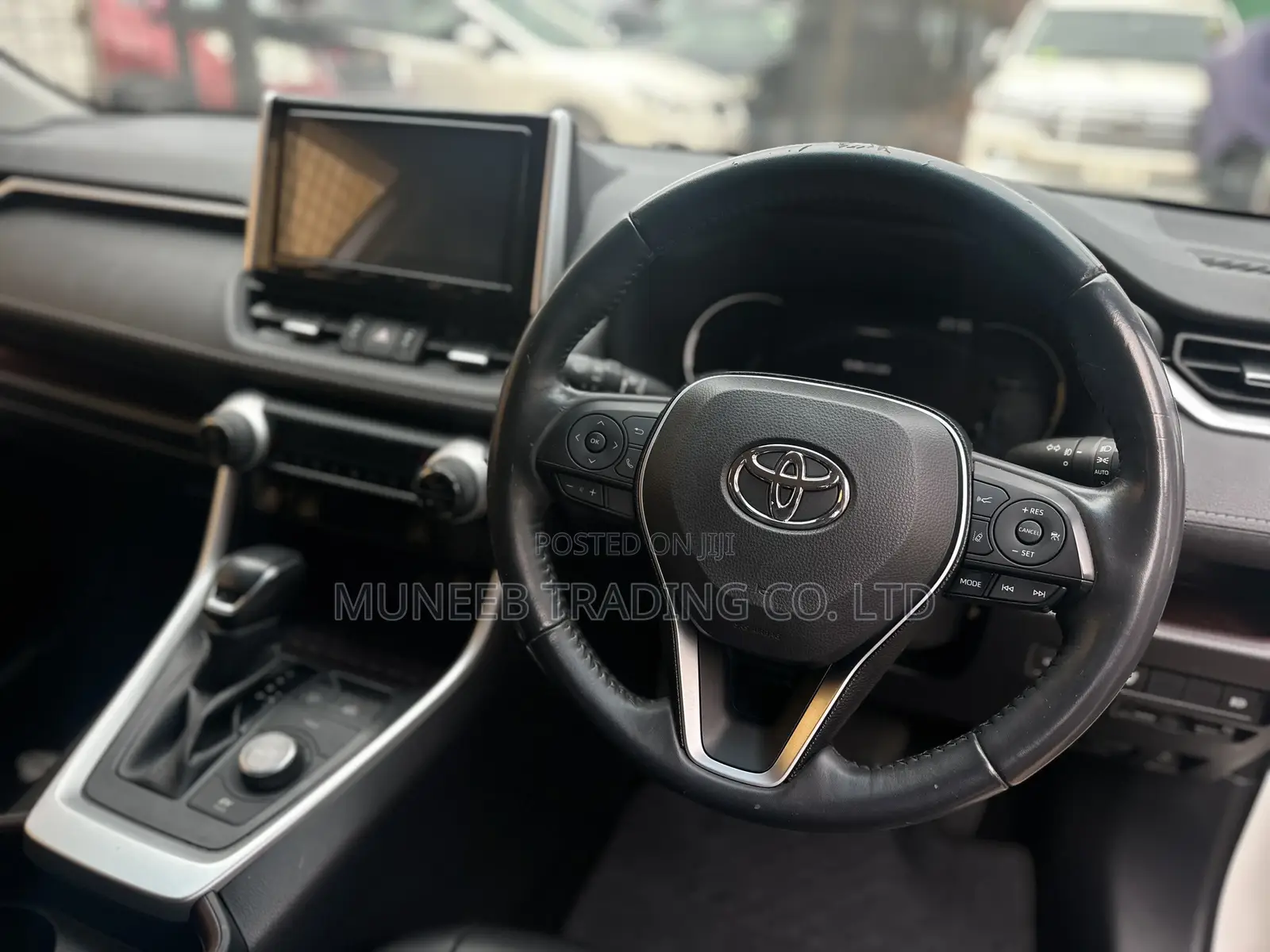 Toyota RAV4 XLE Premium AWD 2019 White
