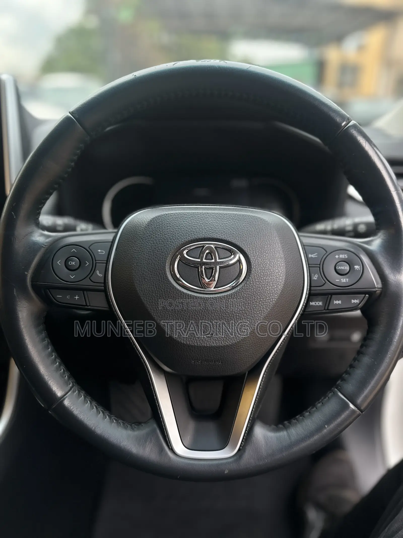 Toyota RAV4 XLE Premium AWD 2019 White