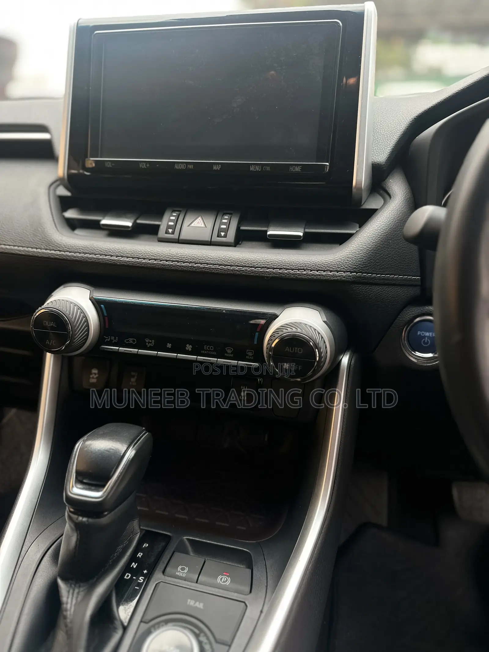 Toyota RAV4 XLE Premium AWD 2019 White