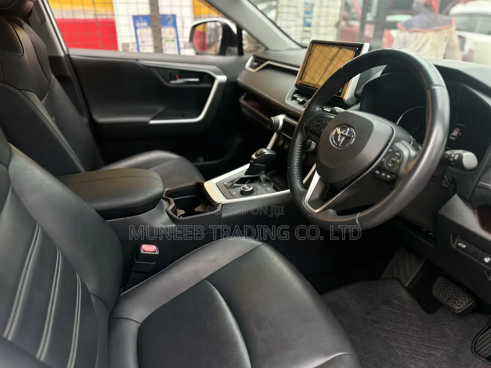 Toyota RAV4 XLE Premium AWD 2019 White