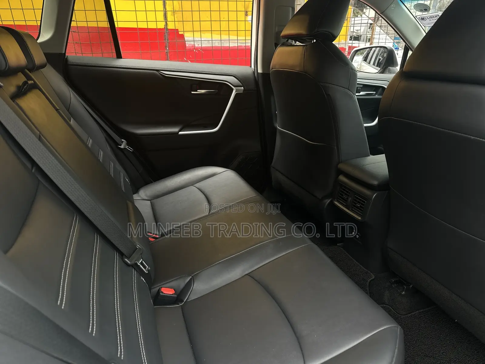Toyota RAV4 XLE Premium AWD 2019 White
