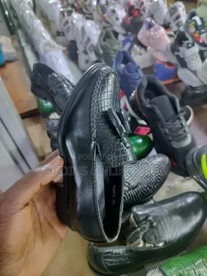 Photo - Classic Legendary Shoes for Boys
