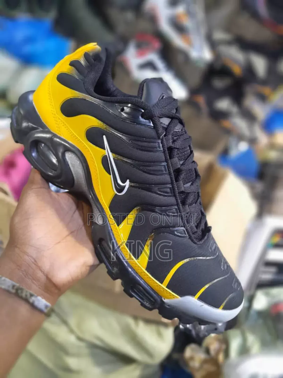 Vogue Iconic Trend Sneakers