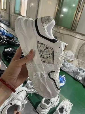 Metro Iconic Trend Sneakers