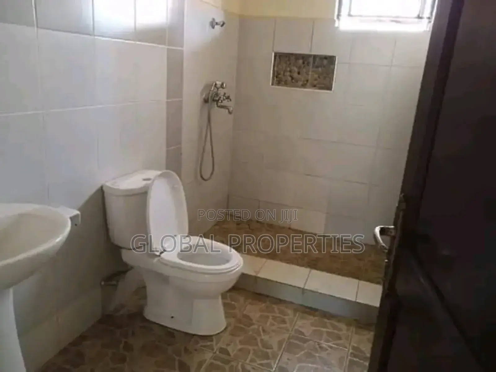 2bdrm Bungalow in Kirinya, Central Division for rent