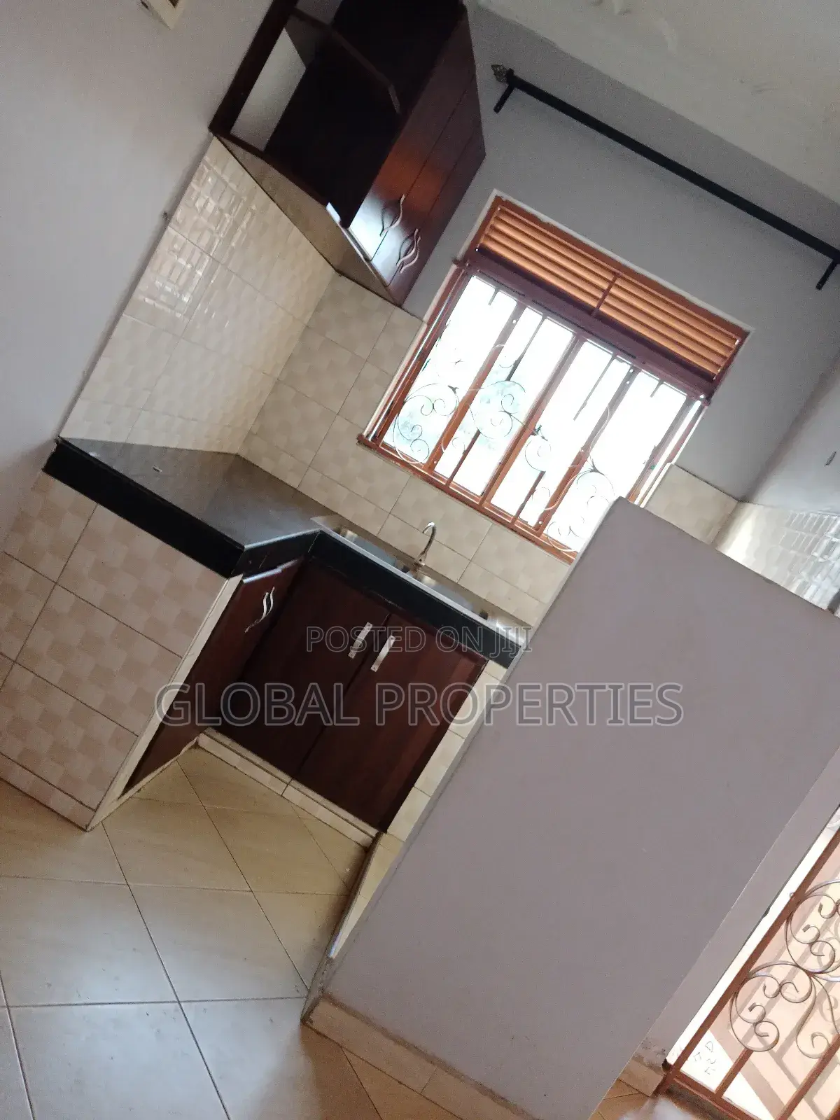 1bdrm Bungalow in Kirinya, Central Division for rent