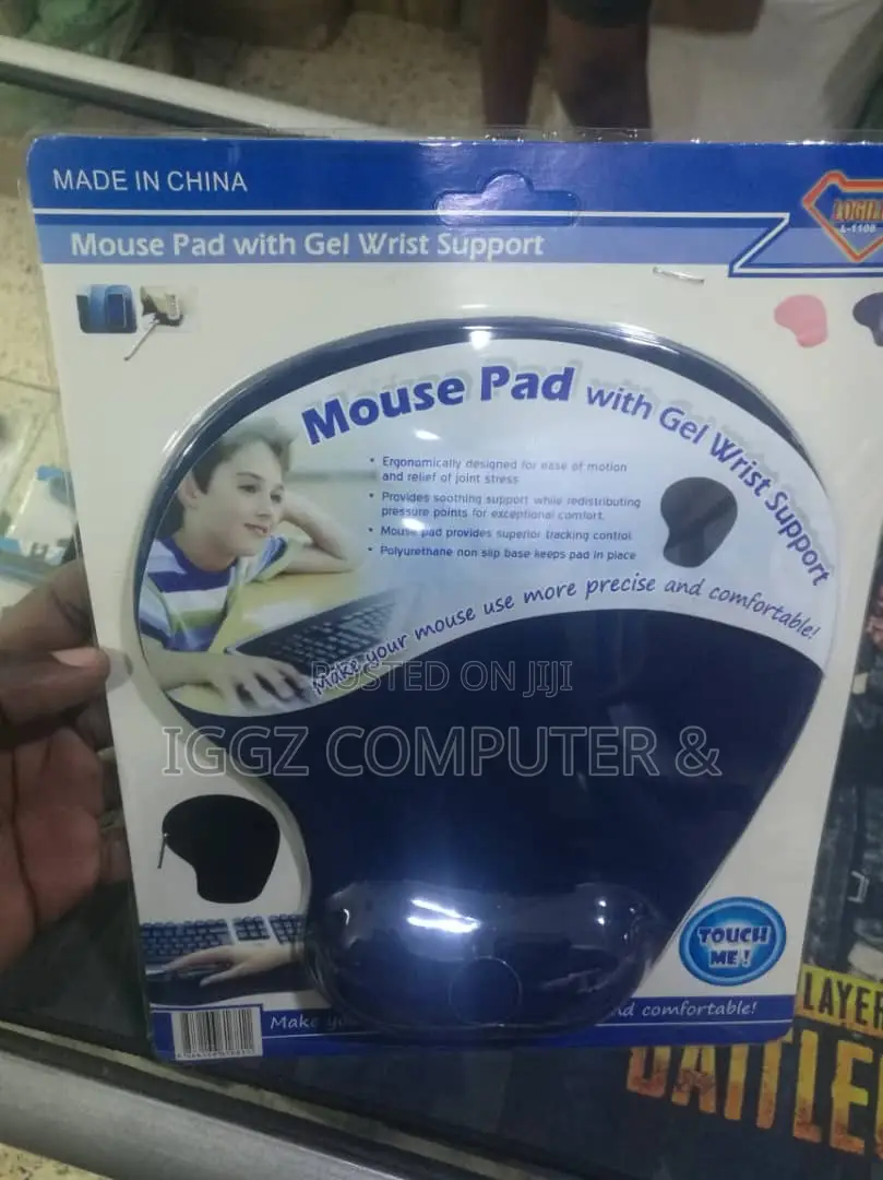 Mouse Pad With Gel Wrist Support