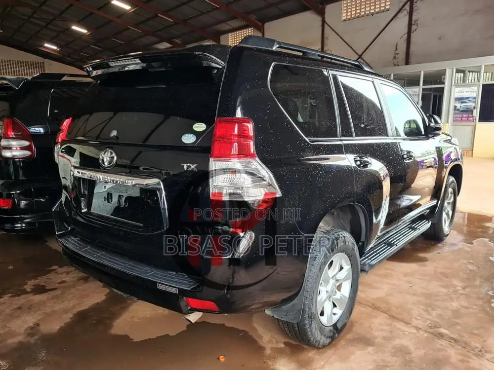 Toyota Land Cruiser Prado 2.7 i 2011 Black