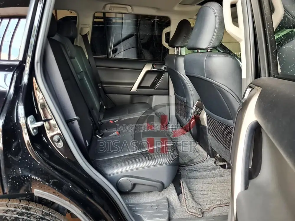 Toyota Land Cruiser Prado 2.7 i 2011 Black