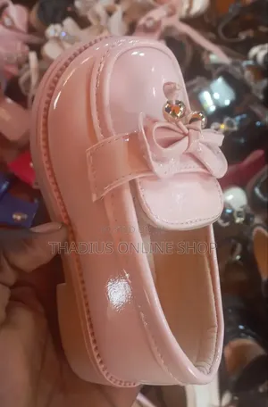 Photo - Super Girls Classic Fashion Shoes
