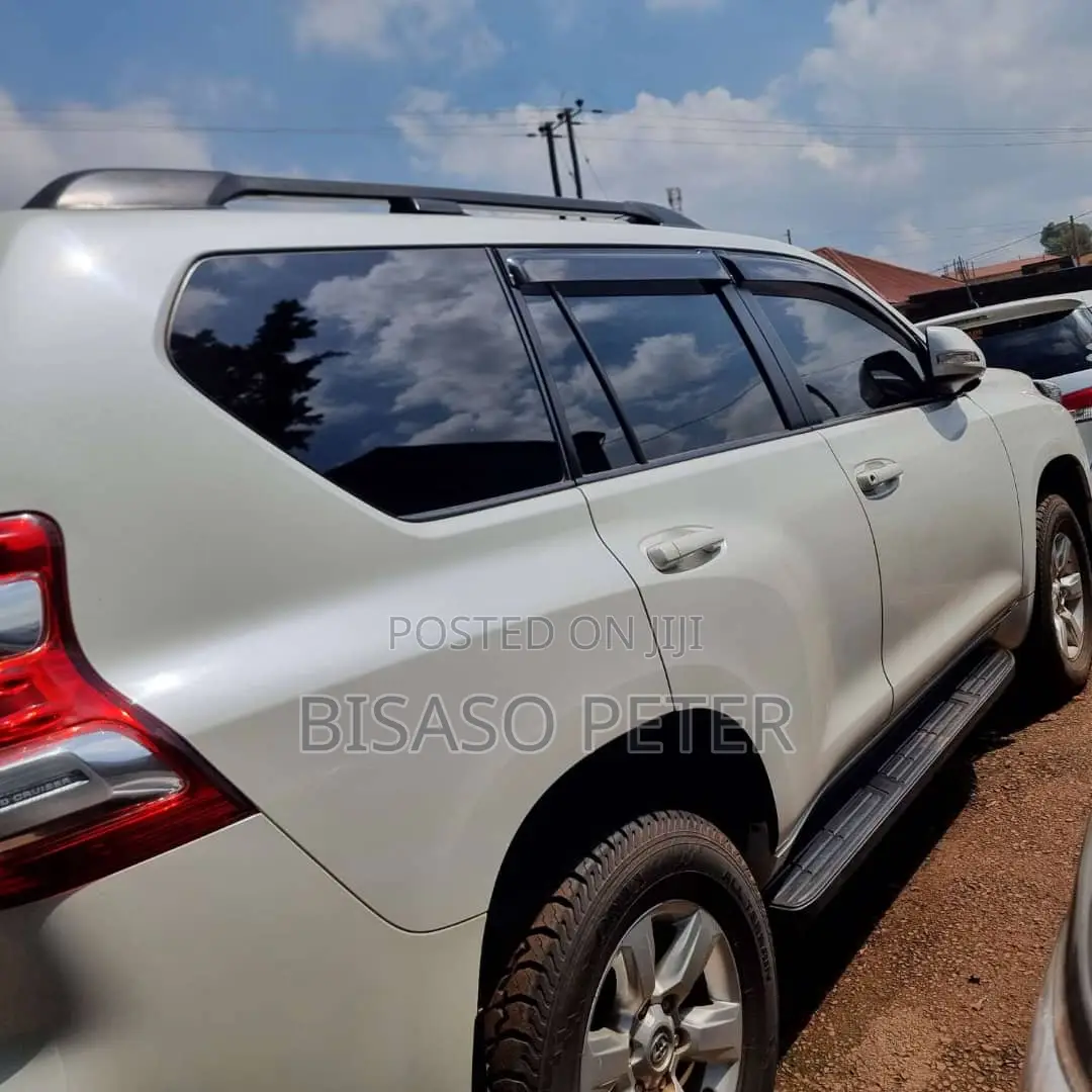 Toyota Land Cruiser Prado 2.7 i 2013 White