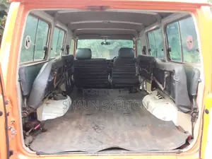 Toyota Land Cruiser 100 4.2 2008 Orange