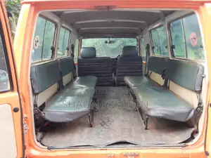 Toyota Land Cruiser 100 4.2 2008 Orange