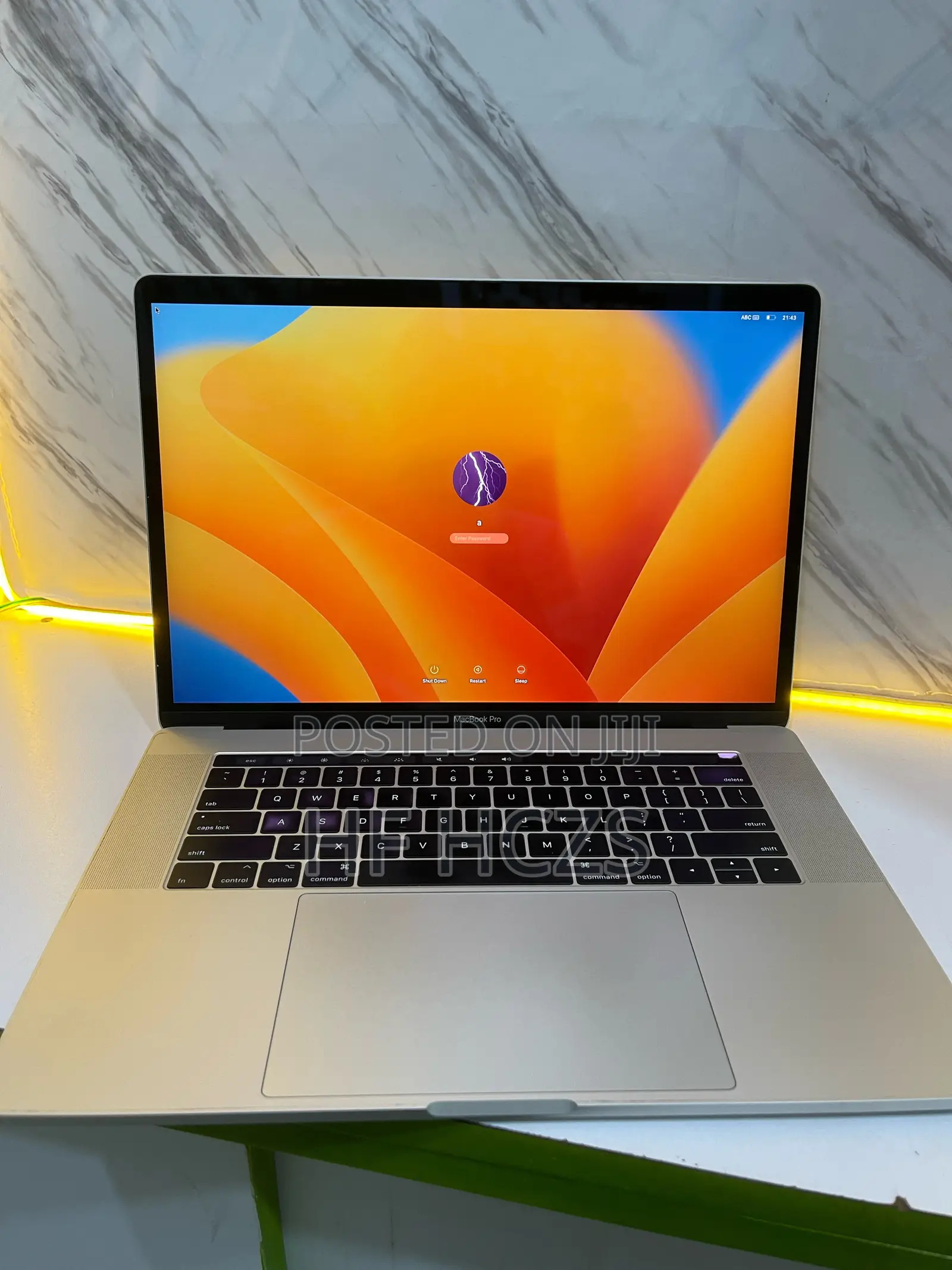 New Apple MacBook Pro 2017 16GB Intel Core I7 SSHD (Hybrid) 512GB