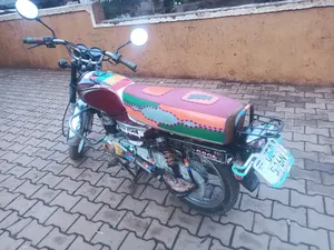 Bajaj Boxer 100 2020 Red