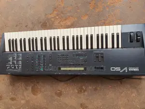 Yamaha Synthesizer Keyboard V50