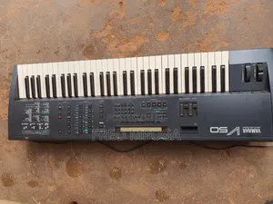 Yamaha Synthesizer Keyboard V50