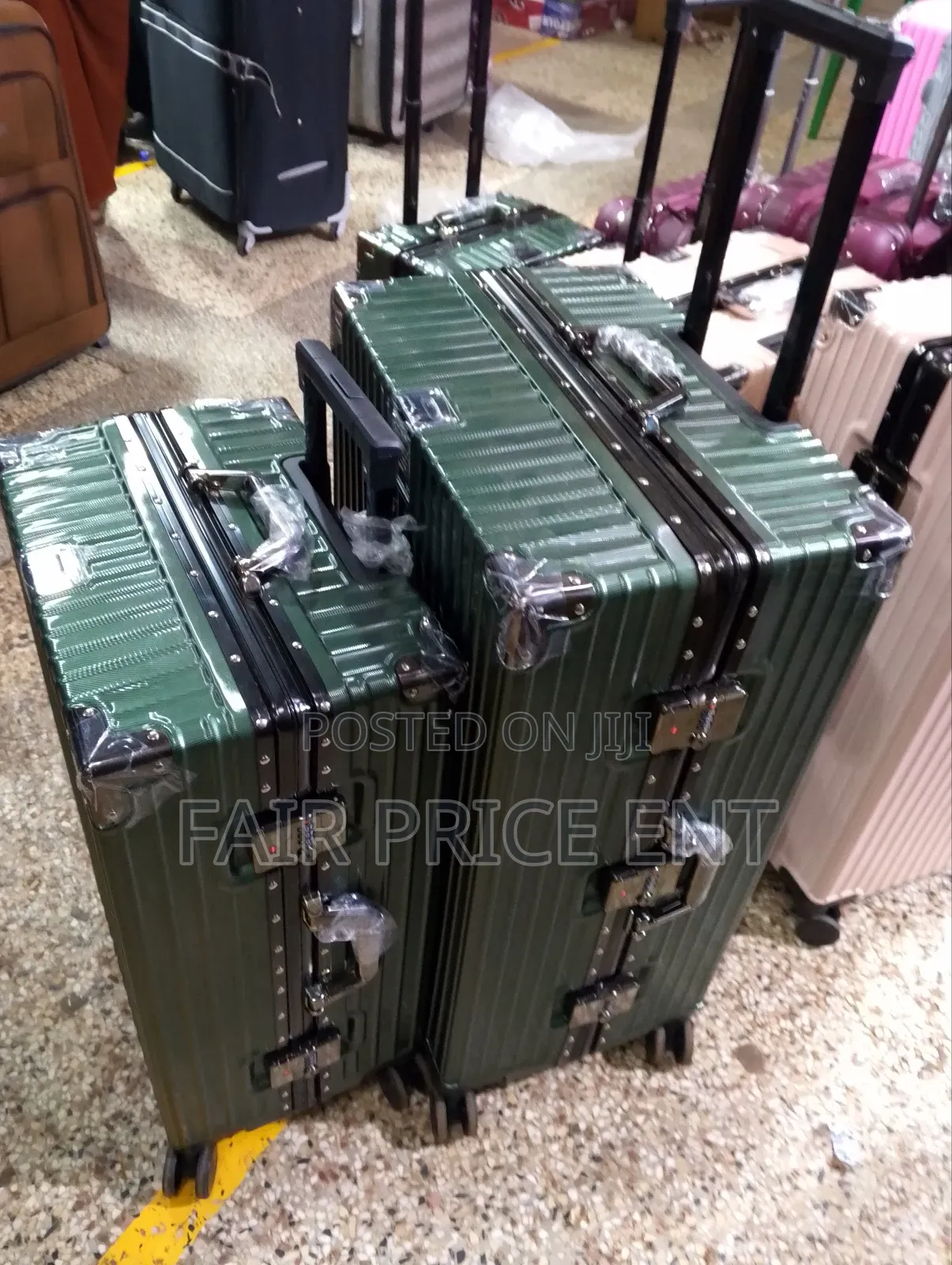Noble Plastic Aluminium Suitcases. Medium. ( Green)