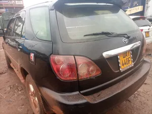Toyota Harrier 2.2 16V 1998 Black
