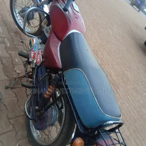 Bajaj Boxer 125 2023 Red