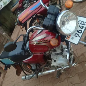 Bajaj Boxer 125 2023 Red