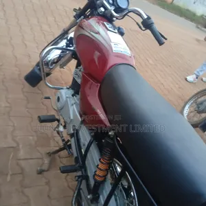 Bajaj Boxer 2024 Red