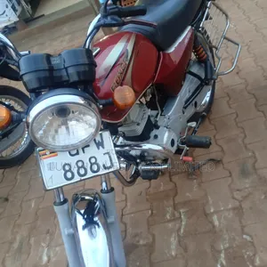 Bajaj Boxer 100 2024 Red