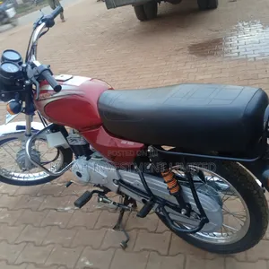 Bajaj Boxer 100 2023 Red