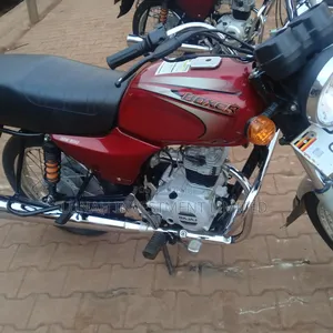 Bajaj Boxer 2024 Red