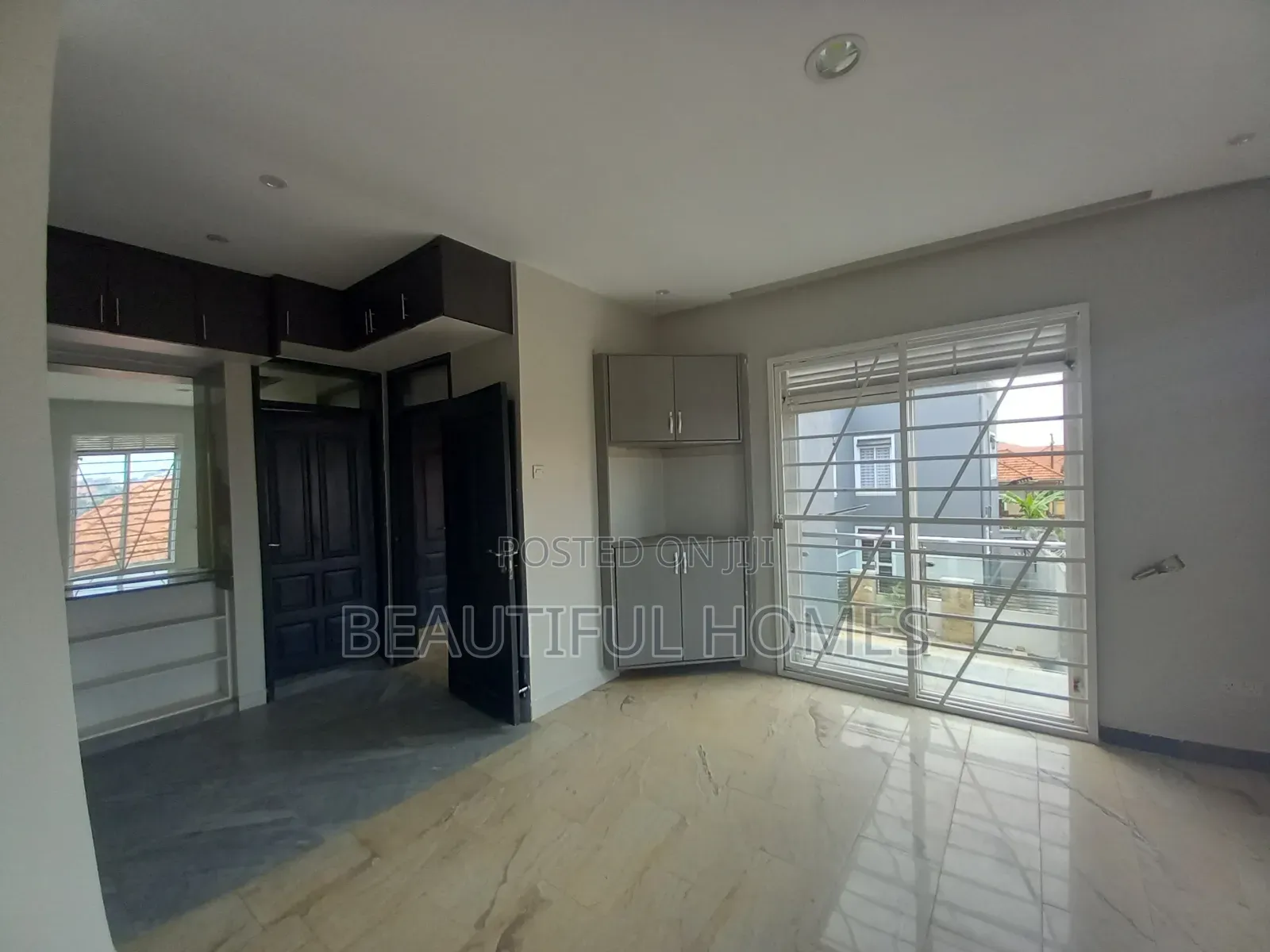 Furnished 4bdrm House in Kira for sale