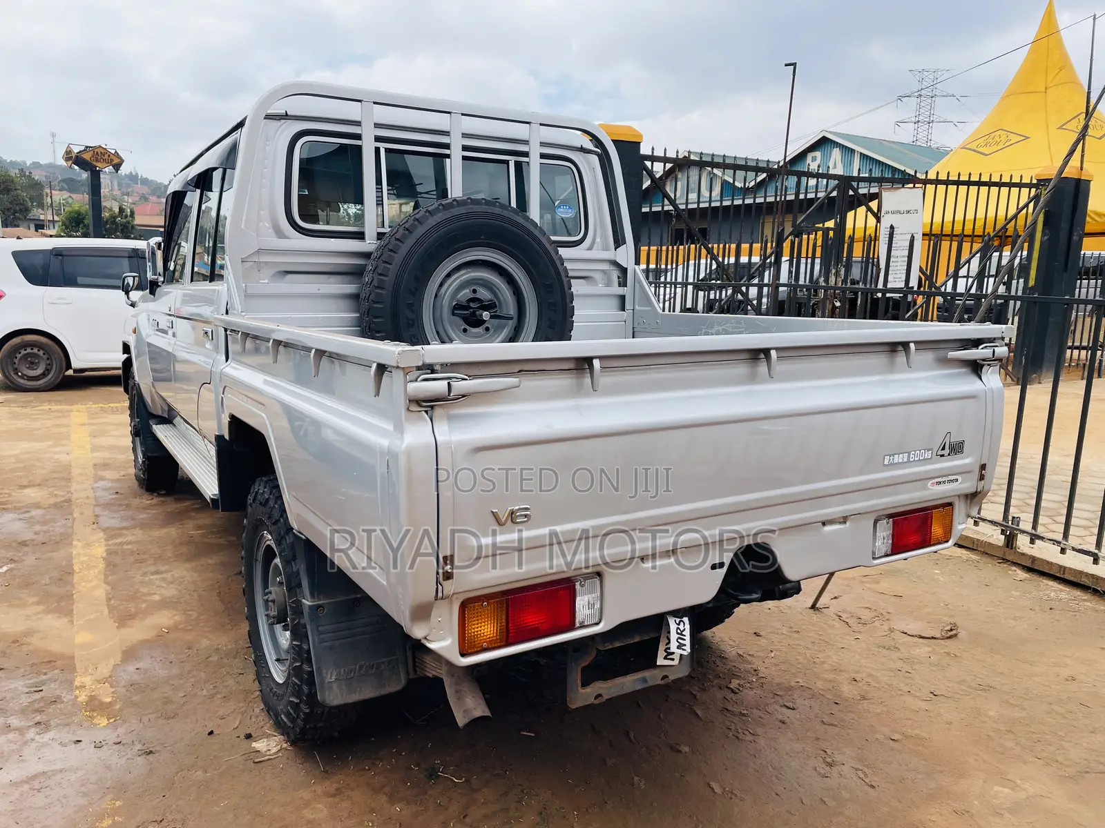 Toyota Land Cruiser 2015 Silver