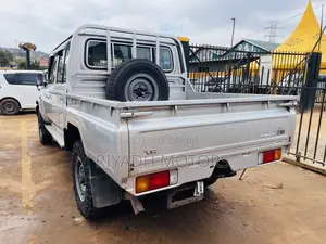 Toyota Land Cruiser 2015 Silver