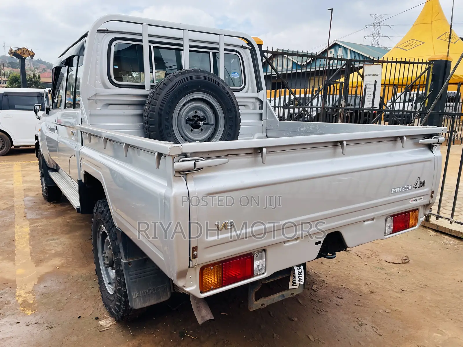 Toyota Land Cruiser 2015 Silver