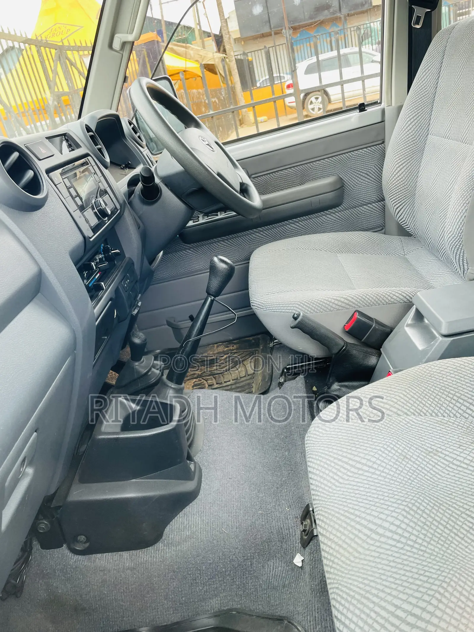 Toyota Land Cruiser 2015 Silver