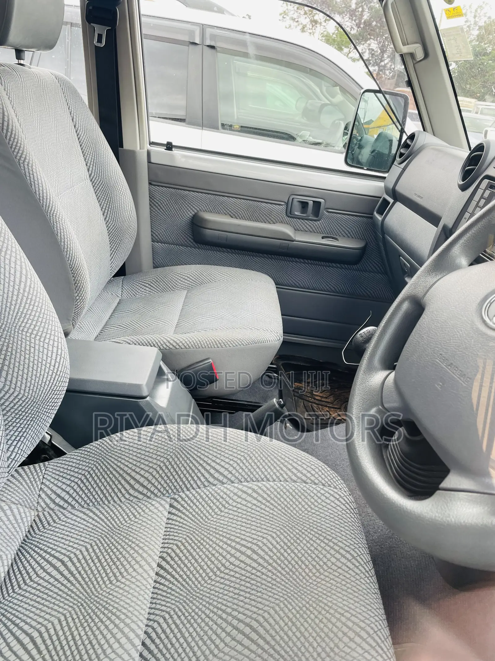 Toyota Land Cruiser 2015 Silver