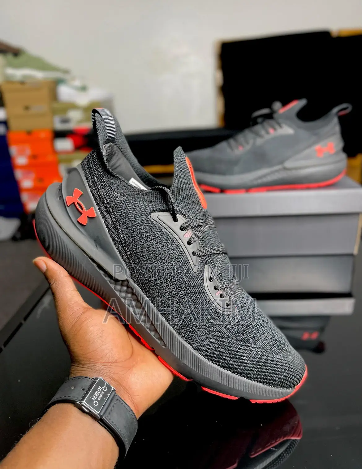 Classic Men's Under Armour UA HOVR Phantom 2 in Stock