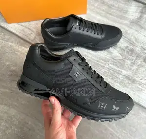 New Classic Men's Louis Vuitton Sneakers in Stock
