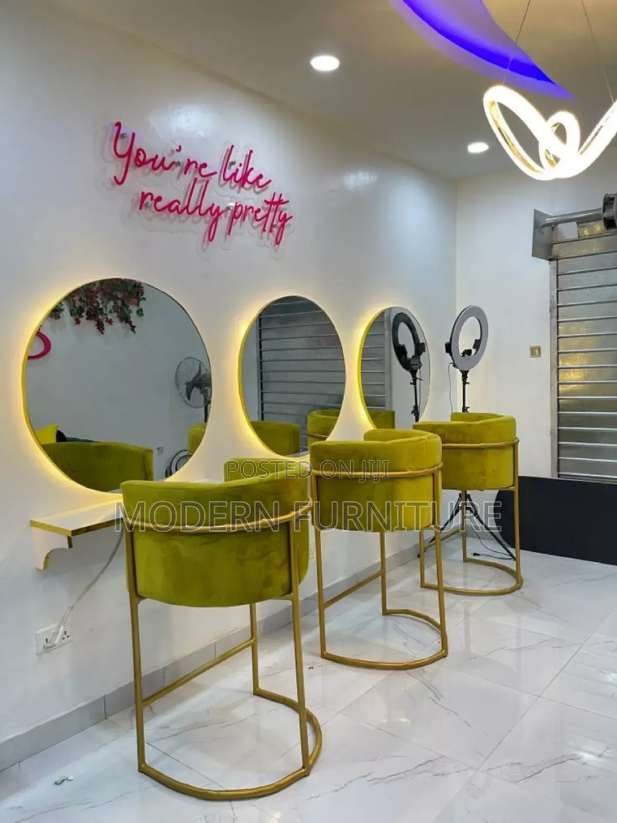 Modern Saloon Design